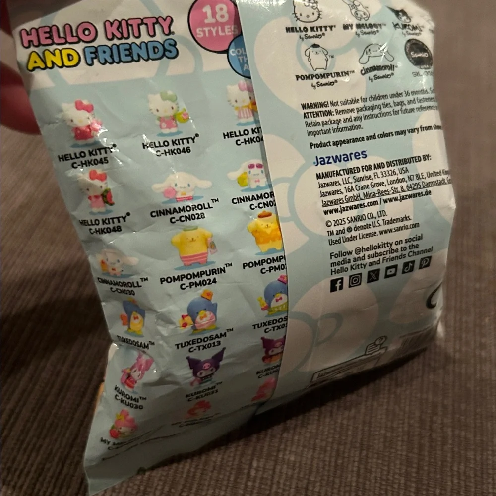 Hello Kitty and Friends Blind Figurine Pack Tropical Party NEW